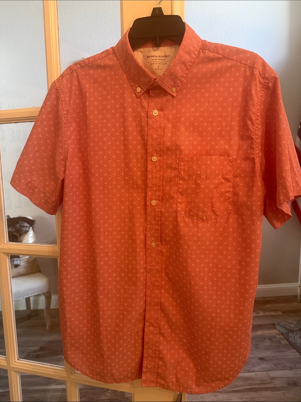 Banana Republic Men's Short-Sleeve Coral-Colored Button-Down Shirt L